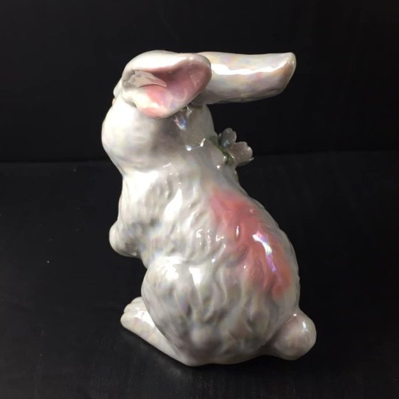 Vintage Ceramic irridescent Bunny Rabbit with Flowers - Picture 3 of 4
